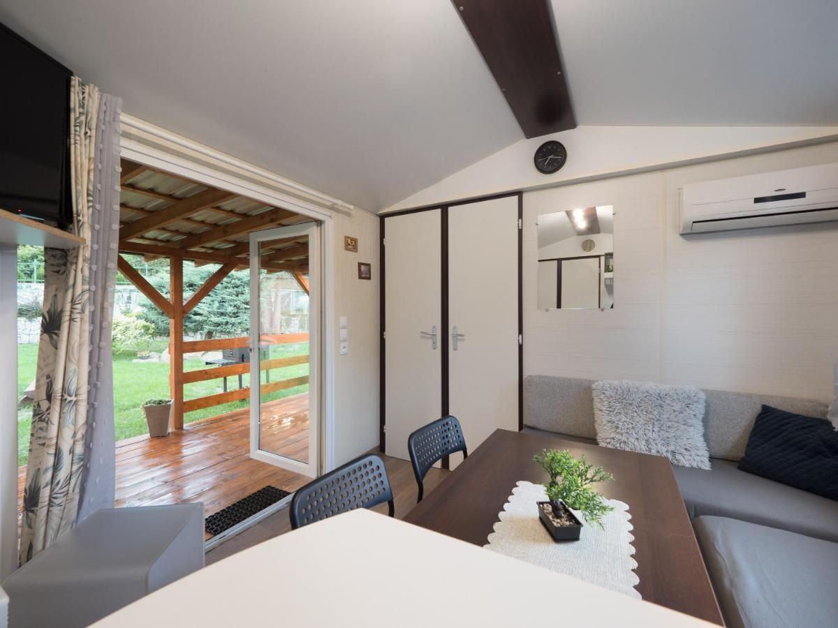 Laurahaus Villa เดชชิน ภายนอก รูปภาพ