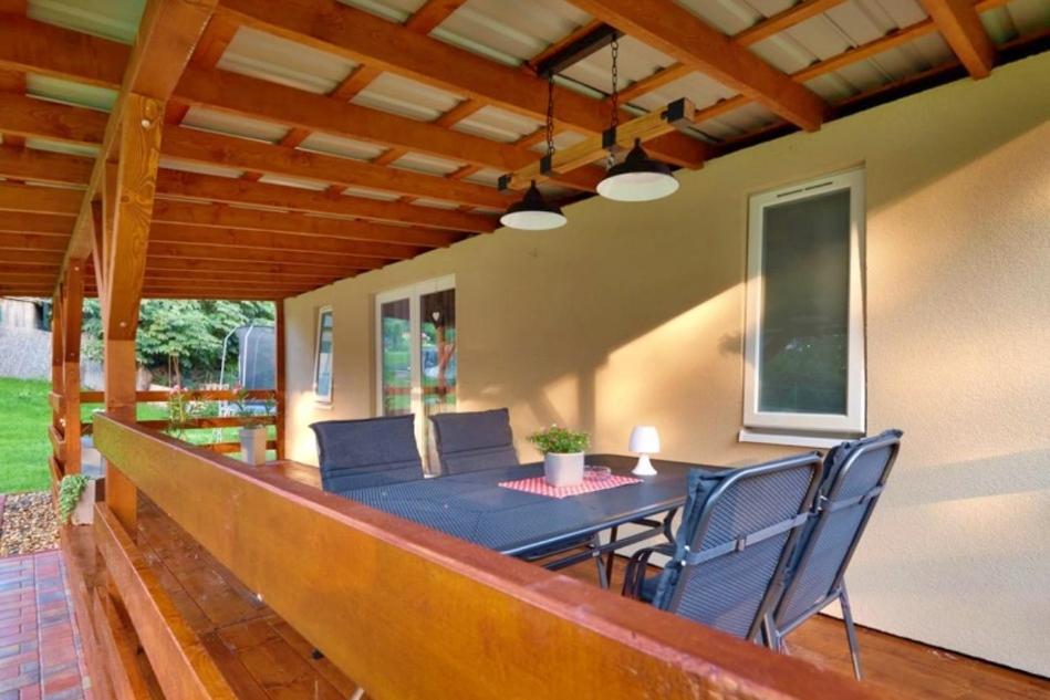 Laurahaus Villa เดชชิน ภายนอก รูปภาพ